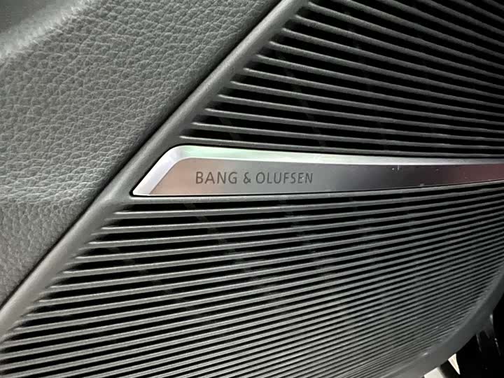 Фото 12 - Audi Q7