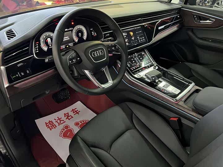 Фото 4 - Audi Q7