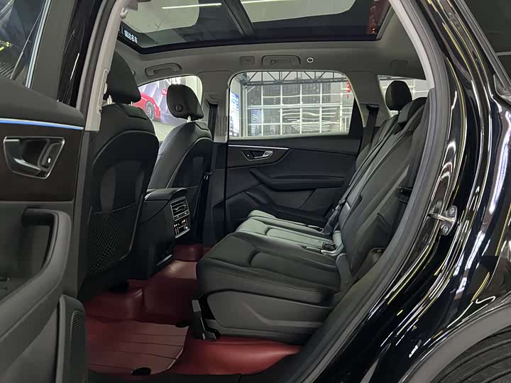 Фото 6 - Audi Q7