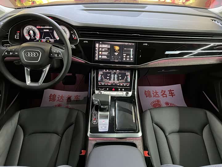 Фото 9 - Audi Q7