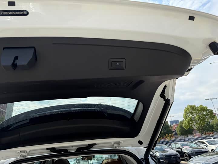 Фото 9 - Chery Tiggo 8L