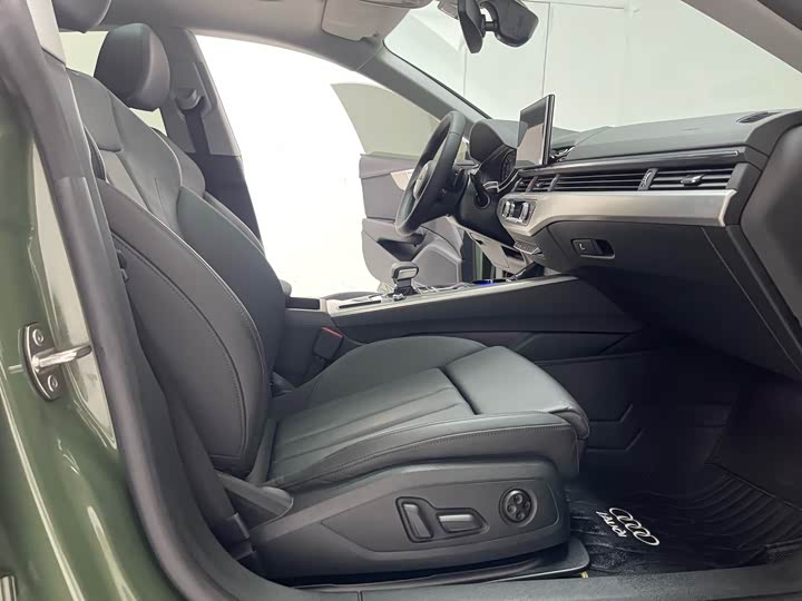 Фото 40 - Audi A5