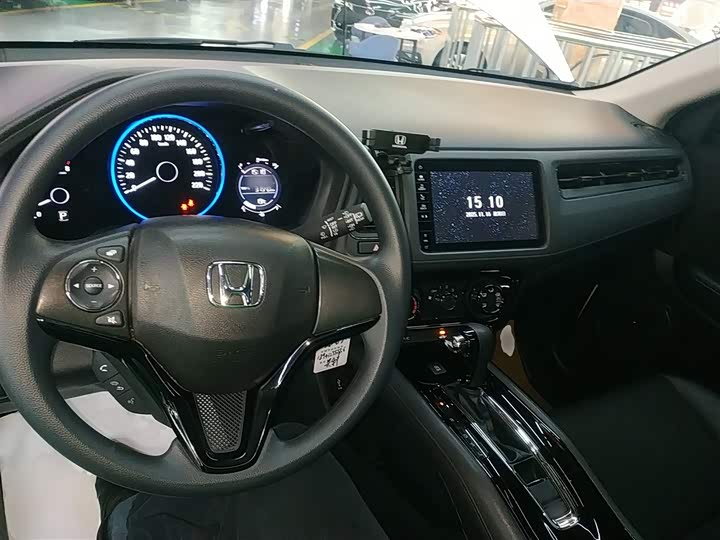 Фото 10 - Honda Vezel