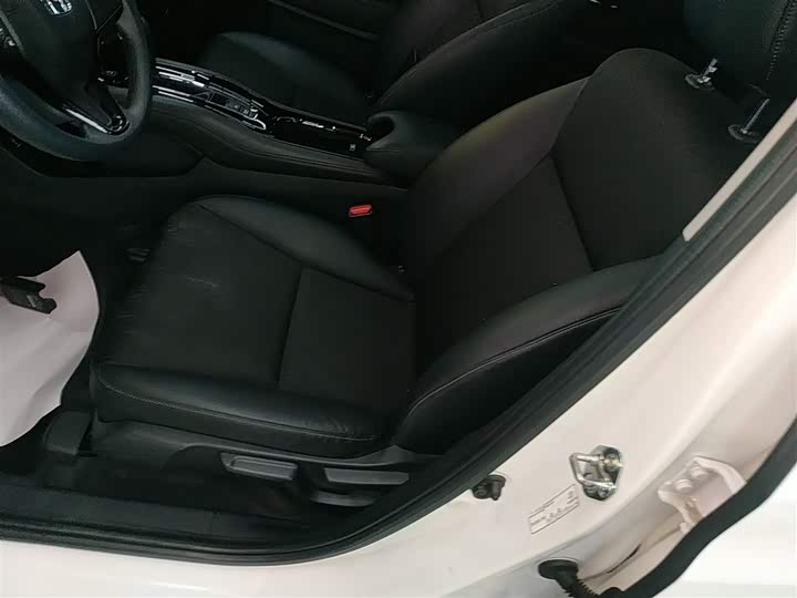 Фото 15 - Honda Vezel