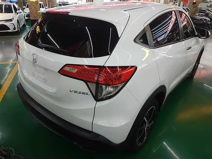 Фото 7 - Honda Vezel