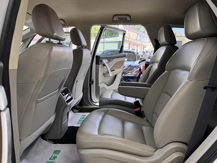 Фото 10 - Geely Jiaji