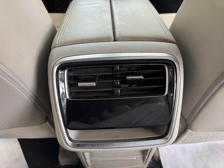 Фото 21 - Geely Jiaji