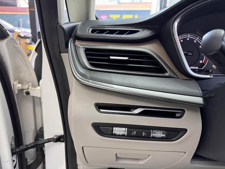 Фото 22 - Geely Jiaji