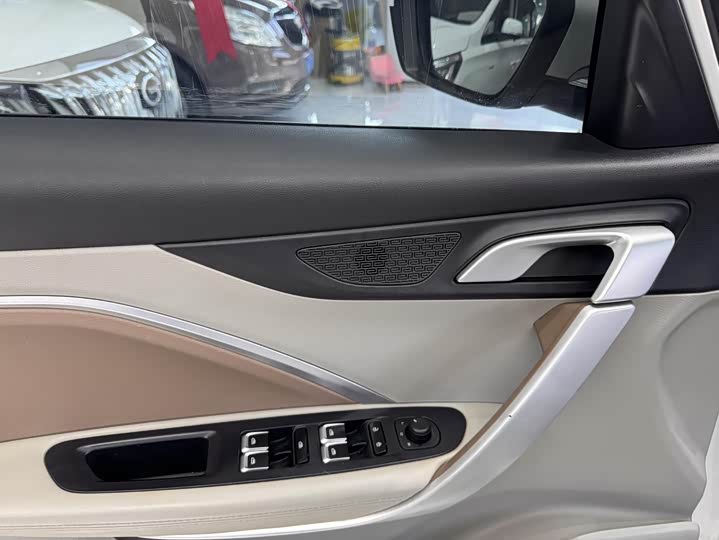 Фото 24 - Geely Jiaji