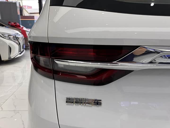 Фото 25 - Geely Jiaji