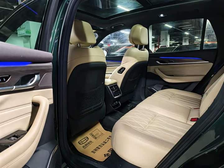 Фото 14 - Geely Monjaro