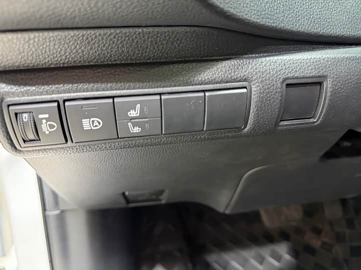 Фото 10 - Toyota Corolla