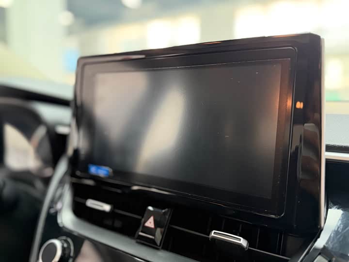 Фото 18 - Toyota Corolla