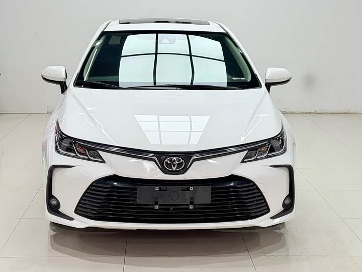 Фото 3 - Toyota Corolla