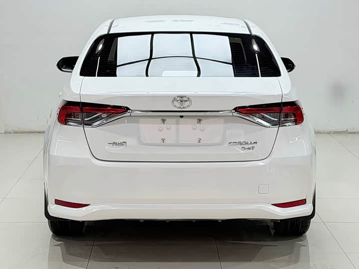 Фото 4 - Toyota Corolla