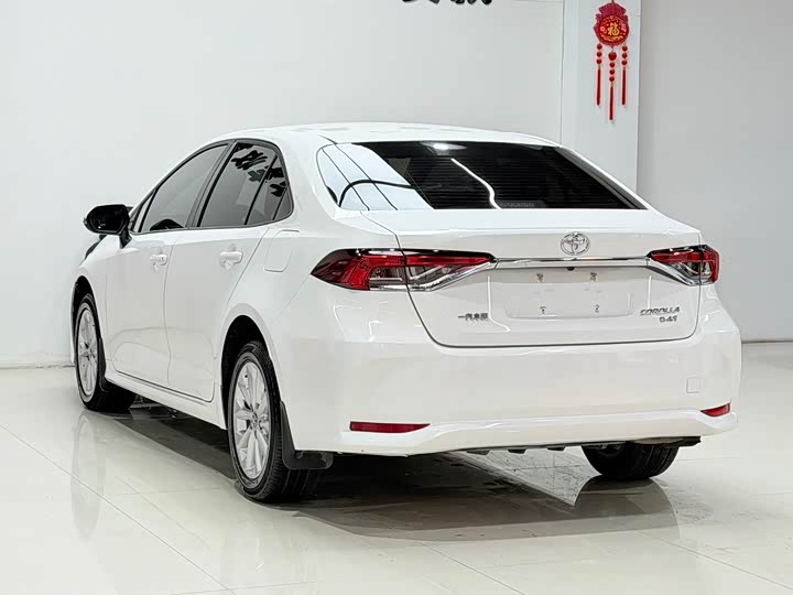 Фото 5 - Toyota Corolla