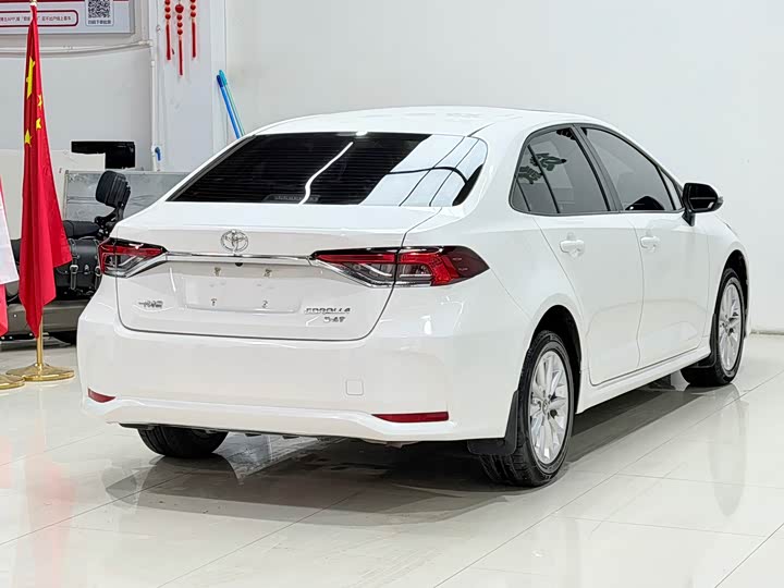 Фото 6 - Toyota Corolla