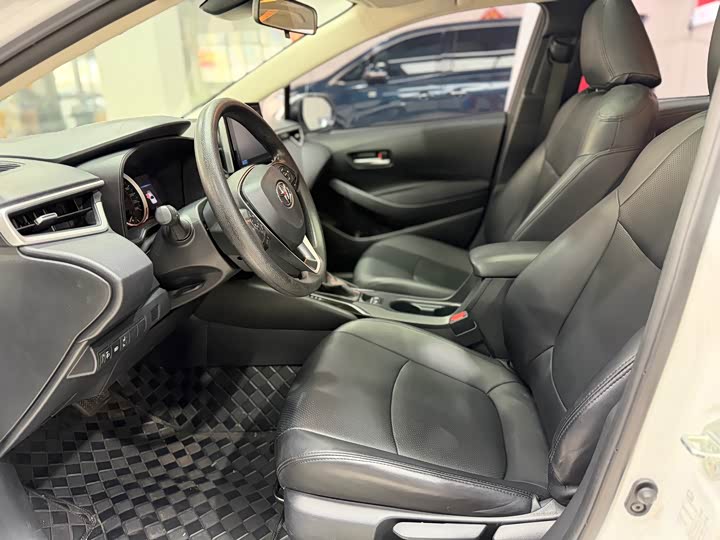 Фото 9 - Toyota Corolla