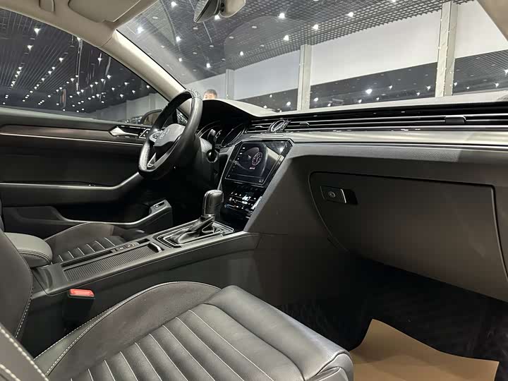 Фото 9 - Volkswagen Magotan