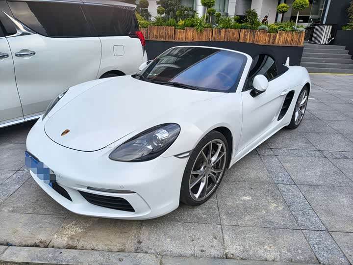 Фото 1 - Porsche 718