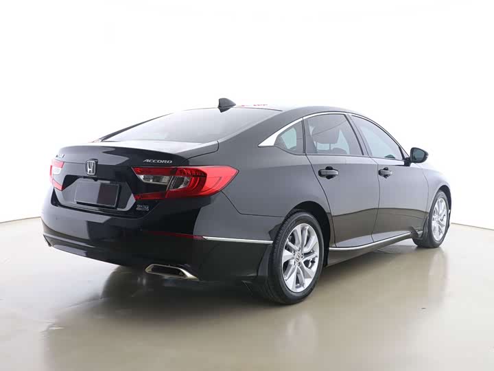 Фото 4 - Honda Accord