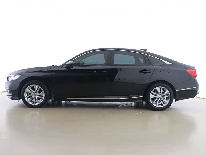 Фото 8 - Honda Accord