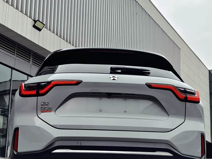 Фото 2 - Nio ES6