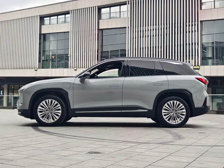 Фото 3 - Nio ES6