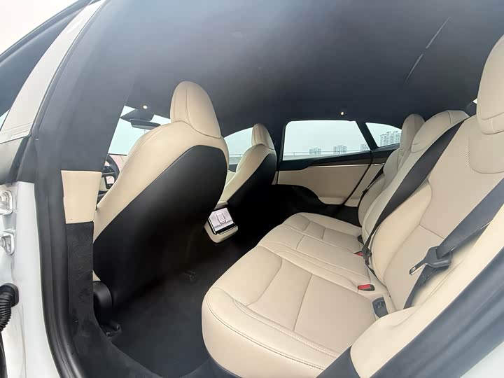 Фото 12 - Tesla Model S