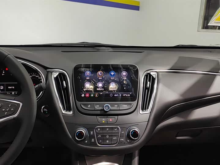 Фото 13 - Chevrolet Malibu XL