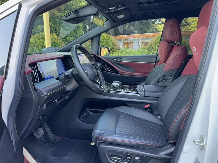 Фото 6 - GAC Trumpchi M8