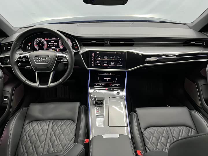 Фото 11 - Audi A6L