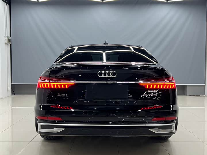 Фото 19 - Audi A6L