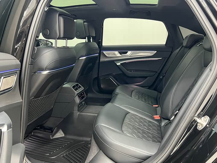 Фото 7 - Audi A6L