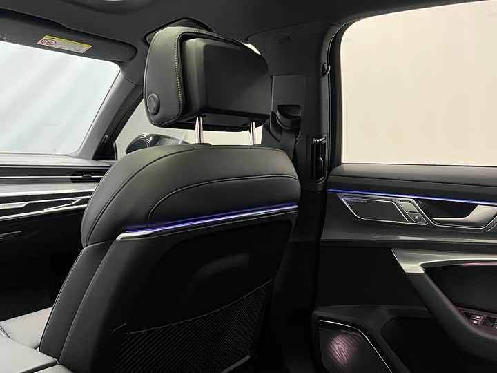 Фото 9 - Audi A6L