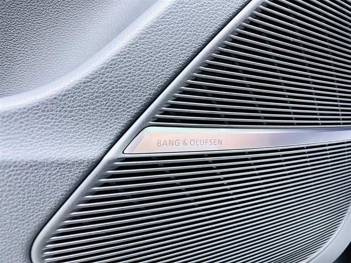 Фото 12 - Audi Q7