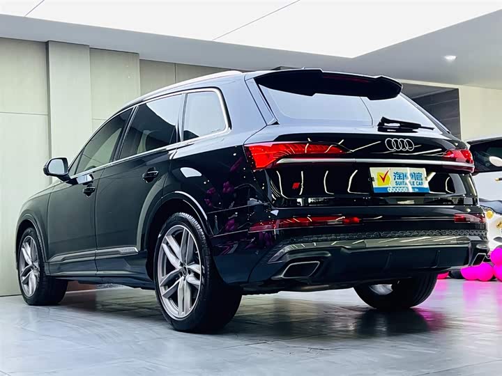 Фото 6 - Audi Q7