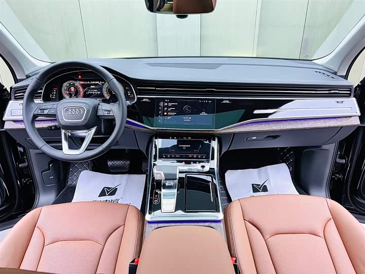 Фото 9 - Audi Q7