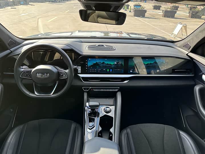 Фото 10 - Geely Monjaro