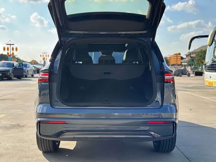 Фото 18 - Geely Monjaro