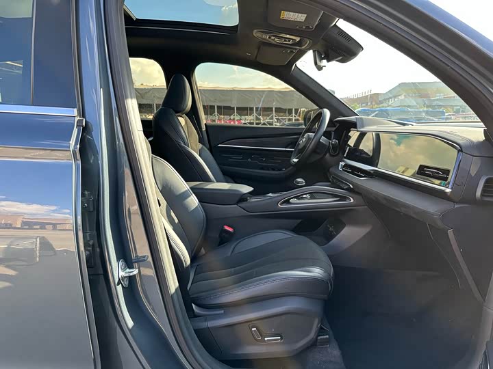 Фото 21 - Geely Monjaro