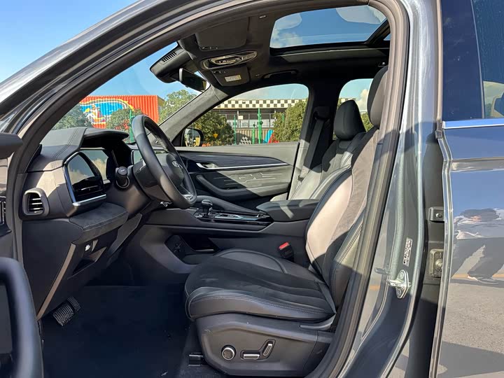 Фото 8 - Geely Monjaro