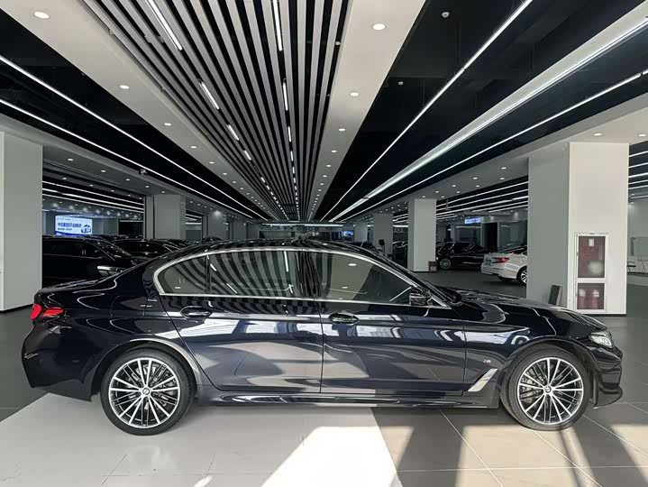 Фото 3 - BMW 5 Series