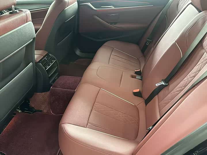 Фото 6 - BMW 5 Series