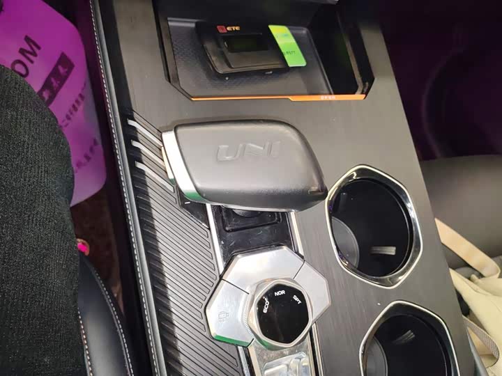 Фото 14 - Changan UNI-K