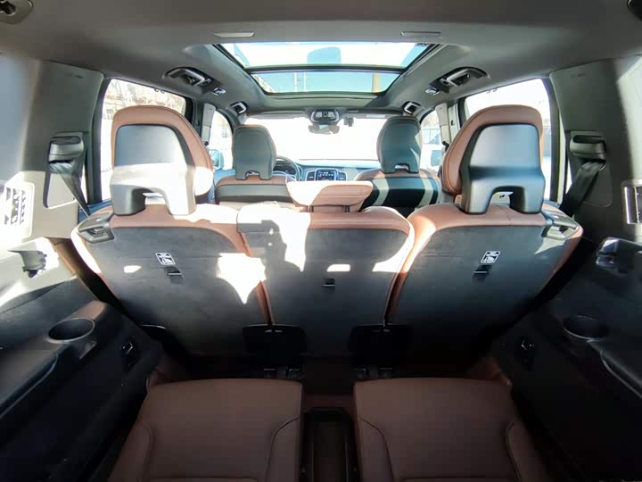 Фото 20 - Volvo XC90