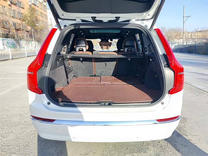 Фото 21 - Volvo XC90