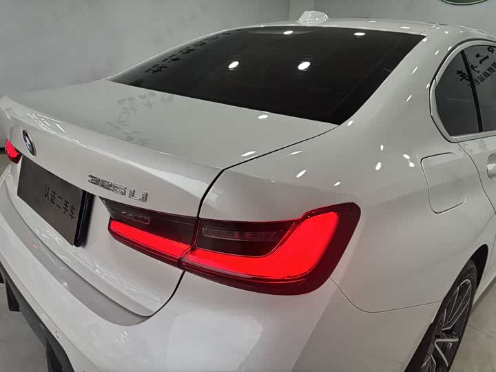 Фото 10 - BMW 3 Series