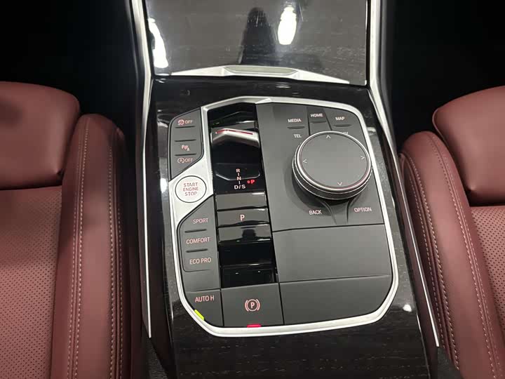 Фото 19 - BMW 3 Series