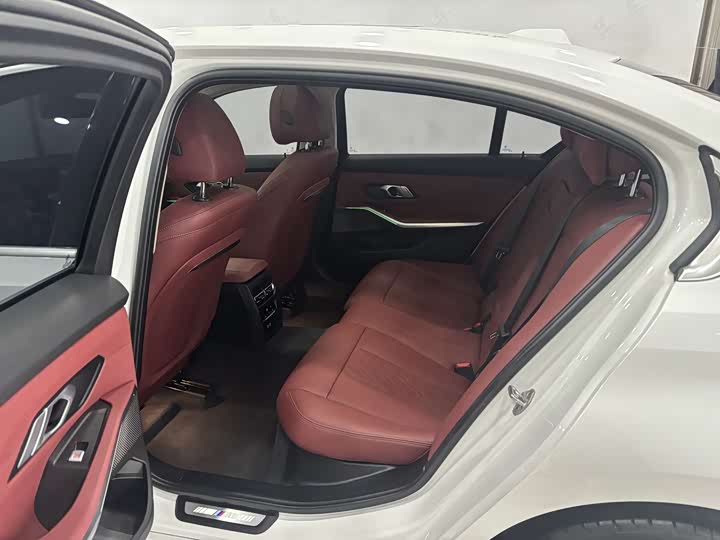 Фото 22 - BMW 3 Series